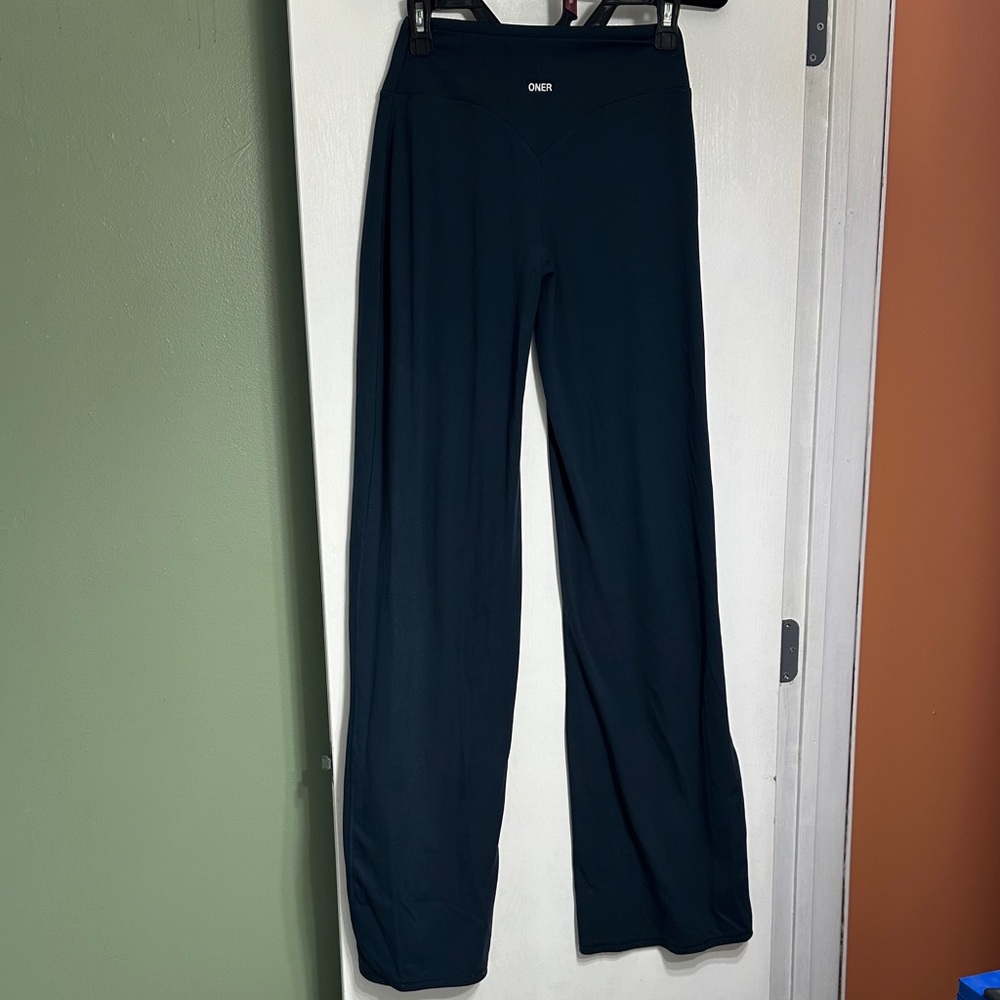 ONZIE Black Wide-Leg Pants